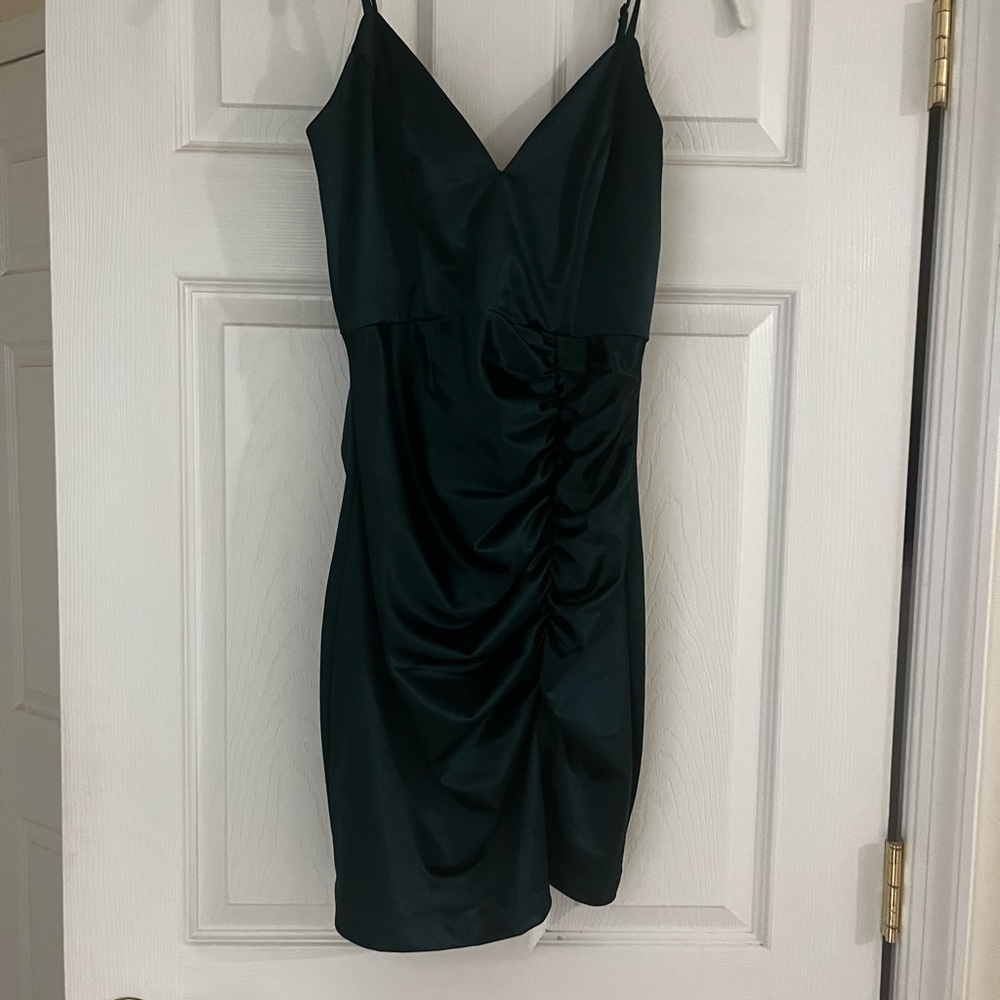 Silky Leg Sinch Dillards Emerald Green Dress